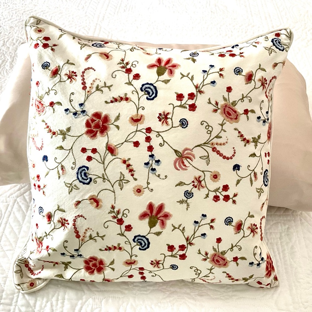 Pottery Barn 1 Pair Embroidered Pillow Covers 17”x18” Ecru Multi Color Preowned